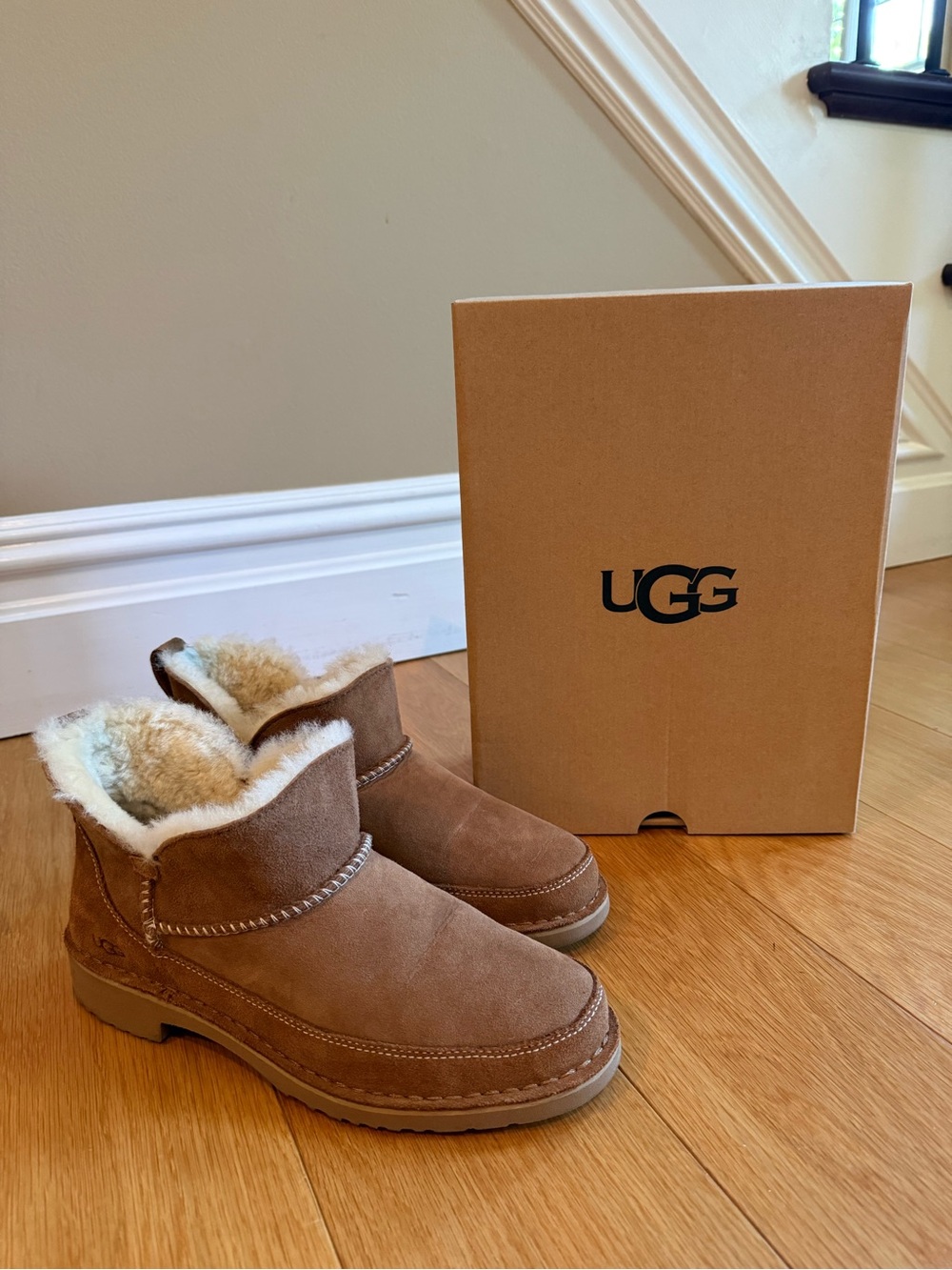 UGG Melrose Chestnut Ankle Boots - Women’s Size 9